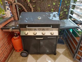 Barbacoa Gas Cadac Meridian 4 + asador pollo