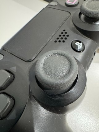 Ps4 Slim 1TB Negra + 2 Mandos originales y Juegos