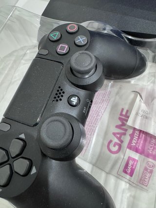 Ps4 Slim 1TB Negra + 2 Mandos originales y Juegos