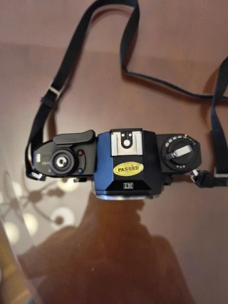 Cámara Nikon Analógica + Accesorios