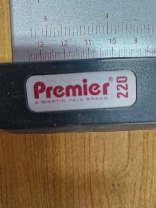 Guillotina Premier 220