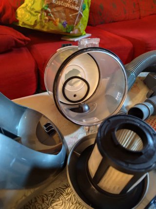 Aspiradora Ufesa con accesorios