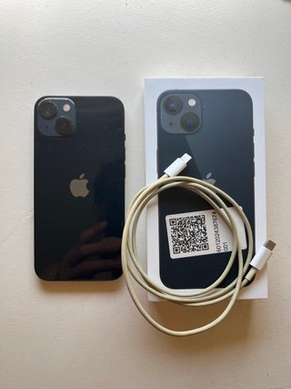 iPhone 13 Midnight 128GB + 7 fundas