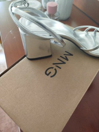 Sandalias plateadas Mango Talla 36
