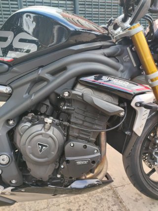 Triumph Speed Triple 1200 RS Negra