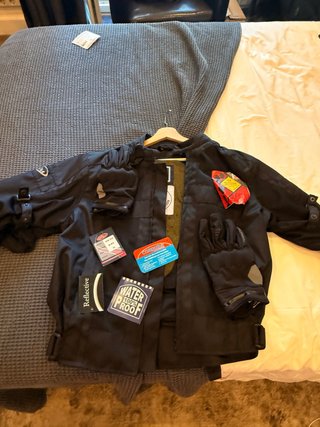 Chaqueta y guantes moto BSTAR