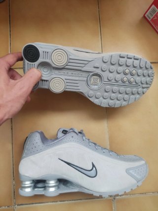 Zapatillas Nike Shox R4 NUEVAS t.38
