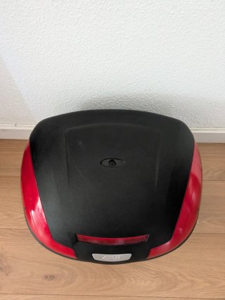 Baúl/Maleta para moto marca Givi 47l