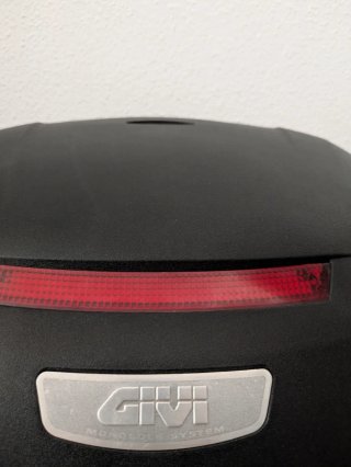 Baúl/Maleta para moto marca Givi 47l