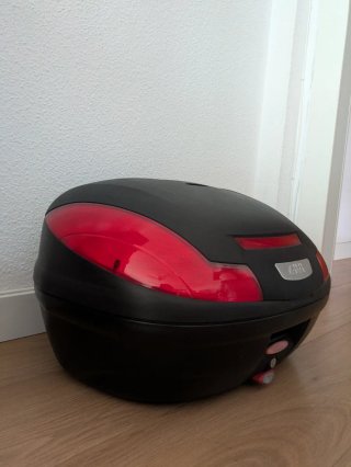 Baúl/Maleta para moto marca Givi 47l