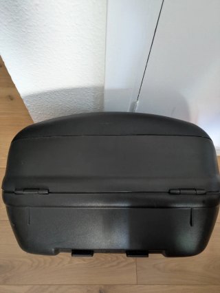Baúl/Maleta para moto marca Givi 47l