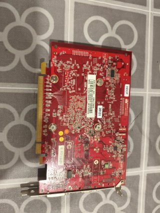 Tarjeta Gráfica Roja con Ventilador Blanco