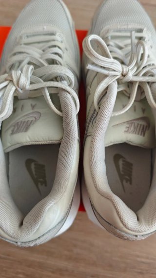 Nike Air Max Command Light Bone 38.5 – Como nuevas