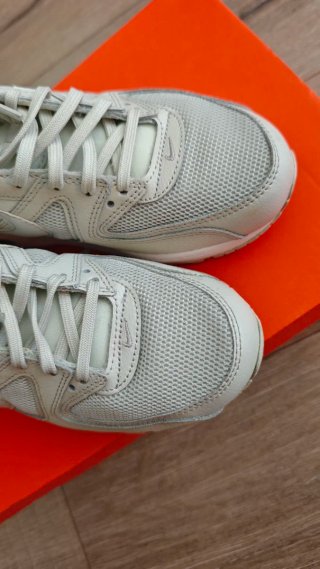 Nike Air Max Command Light Bone 38.5 – Como nuevas
