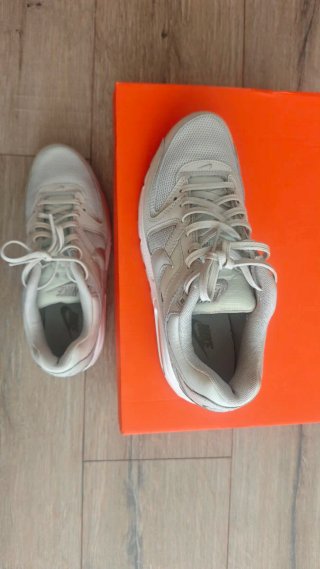 Nike Air Max Command Light Bone 38.5 – Como nuevas