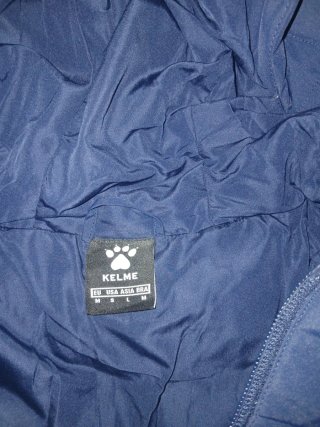 Cazadora acolchada azul KELME