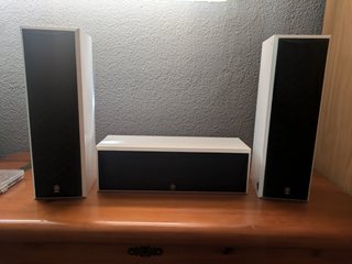 Altavoces Home Cinema Yamaha Blancos/Negros