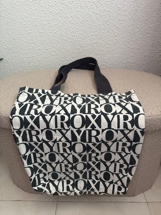 Bolsa Roxy Negra y Blanca nueva