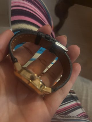 Reloj GUESS Negro y Dorado