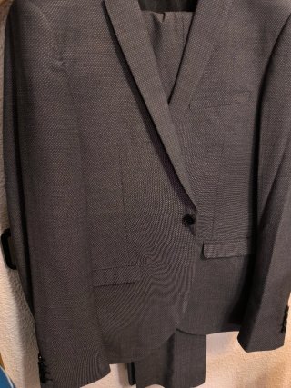 Traje chico joven gris T-50