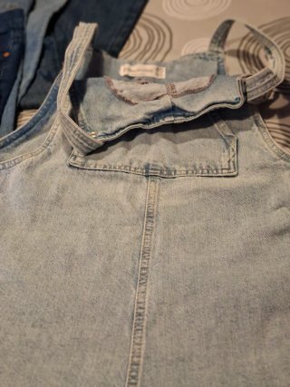 Lote 4 Pantalones Vaqueros y Peto vaquero
