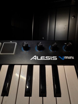 Teclado MIDI USB Alesis V Mini