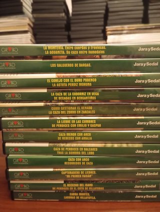 Lote Jara y Sedal: 45 DVDs y 61 Revistas
