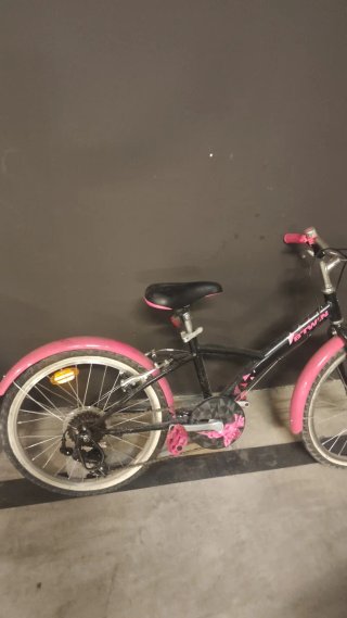 Bici niña Btwin rosa y negra 5-8 años