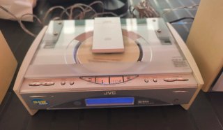 Altavoces JVC Beige y Gris