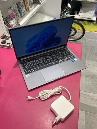 Portátil Intel Core i5 16GB RAM 512GB SSD