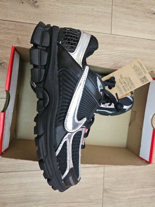 Zapatillas Nike Vomero 5 Chrome Plateado