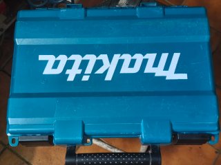 Taladro Makita con maletín