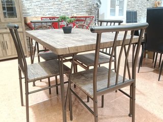 Mesa comedor efecto madera y metal