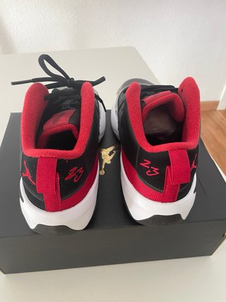 Jordan Max Aura 7 (GS) Negro/Rojo