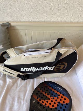 Pala de pádel y paletero Premier Padel