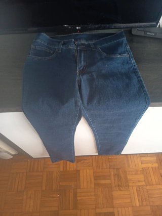Pantalón vaquero EMBLEMS Talla 40