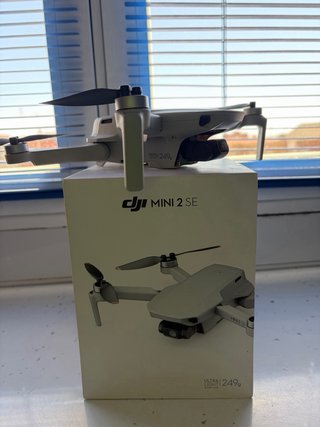 Dron DJI Mini 2 SE con accesorios incluidos