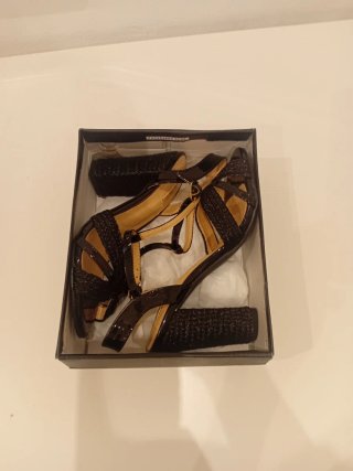 Tacones elegantes Buonarotti negros