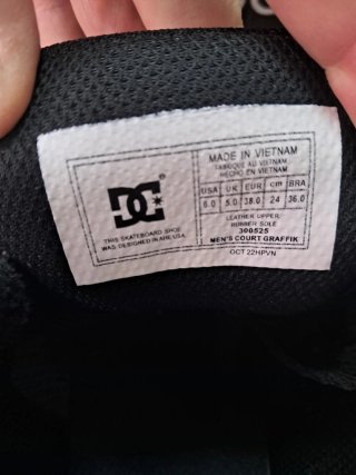 DC Shoes Negras con Detalles Rosas