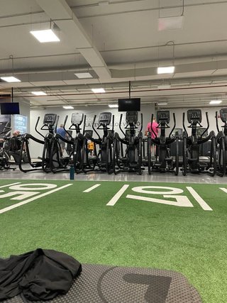 Entrenador personal 1:1 — sesiones desde 27 €