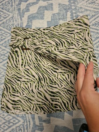 Falda con hebilla y estampado cebra
