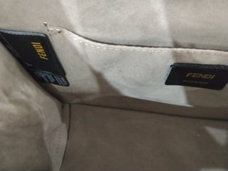Bolso Fendi Kan I Negro y Dorado