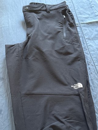 Cazadora, pantalón, botas, gorro, guantes...