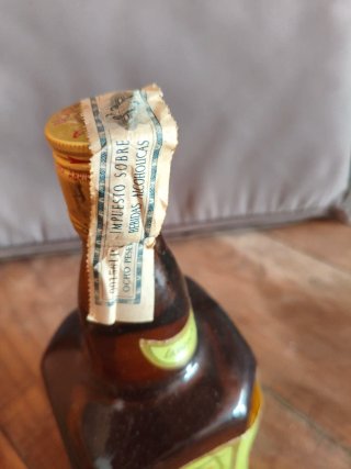 Antigua botella coleccionista