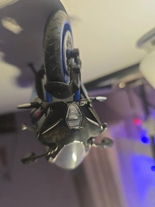 Réplica Moto Suzuki GSX-R Negra y Azul