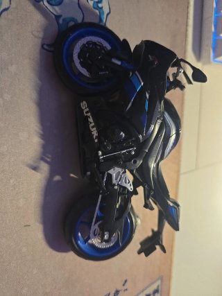 Réplica Moto Suzuki GSX-R Negra y Azul