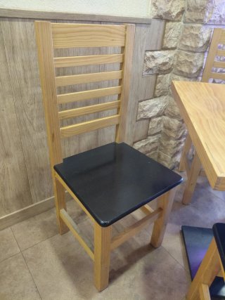 Mesas, Sillas y Taburetes de Madera