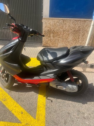 Yamaha Aerox Scooter Negro/Rojo