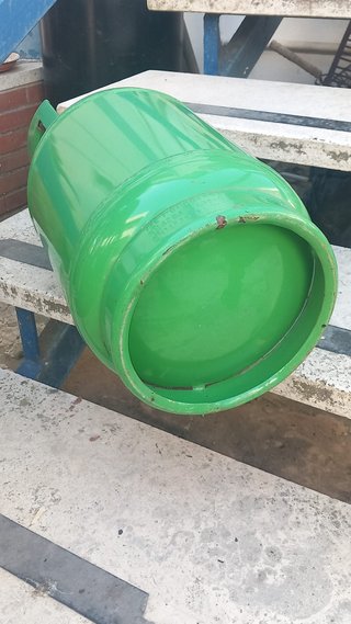 Bombola gas refrigerante 12 kg  (semi vuota?)