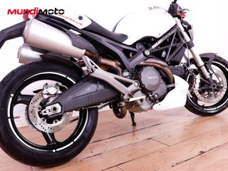 DUCATI MONSTER 696